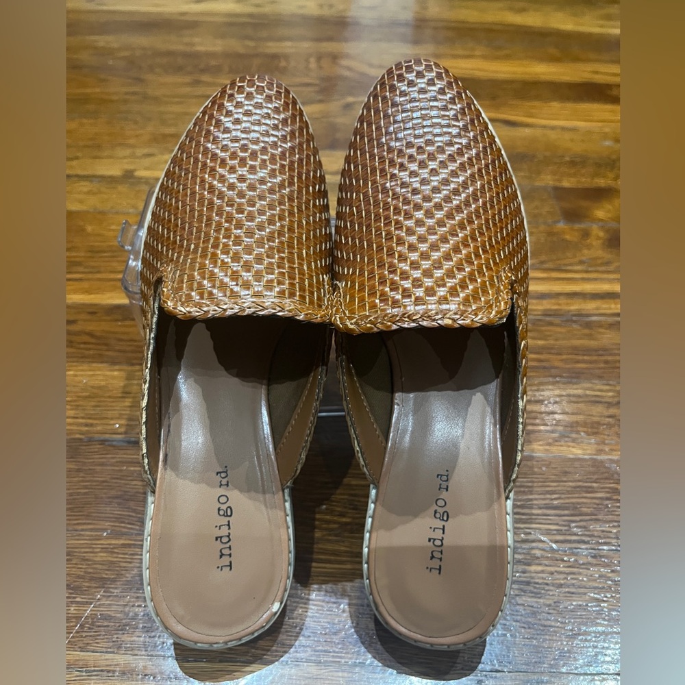 Indigo Rd Women's Tan Woven Mules Size 7.5M